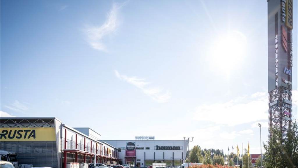 Julkisivu Herman kauppapaikka Leväsentie 2