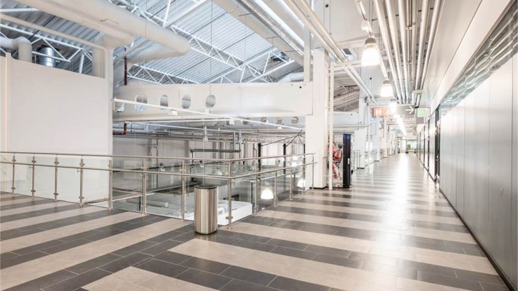 2.kerroksen käytävä Leväsentie 2