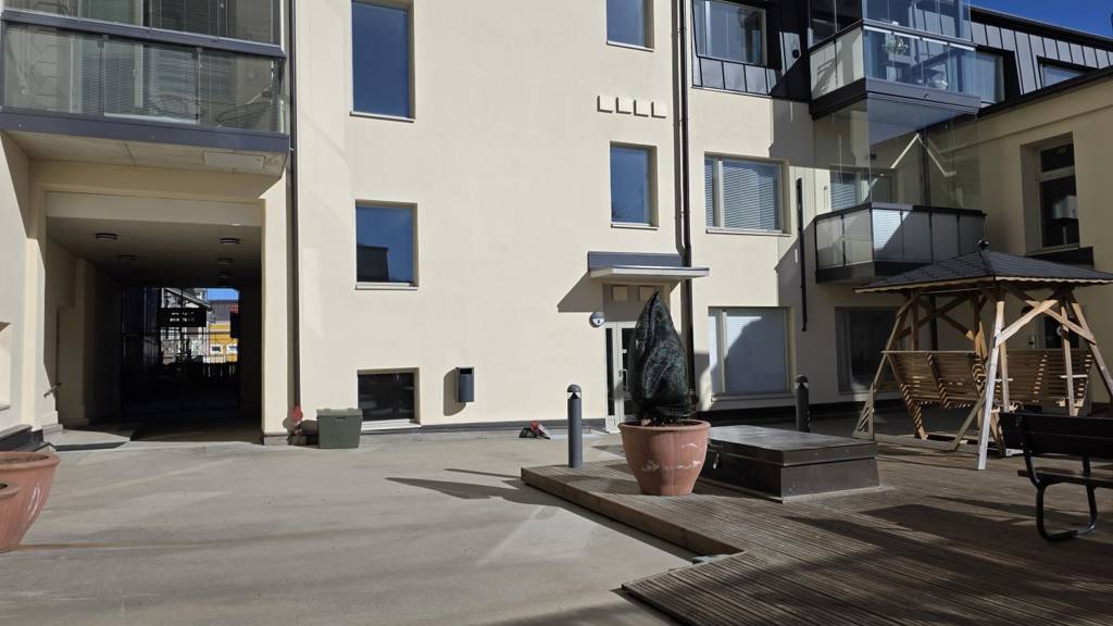 Sisäpiha Minna Canthin katu 28