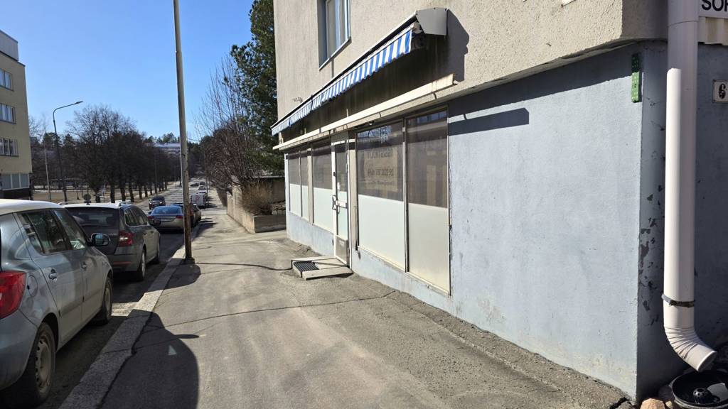 Sisäänkäynti on Kuopionlahdenkadun puolelta Sorvarinkatu 6