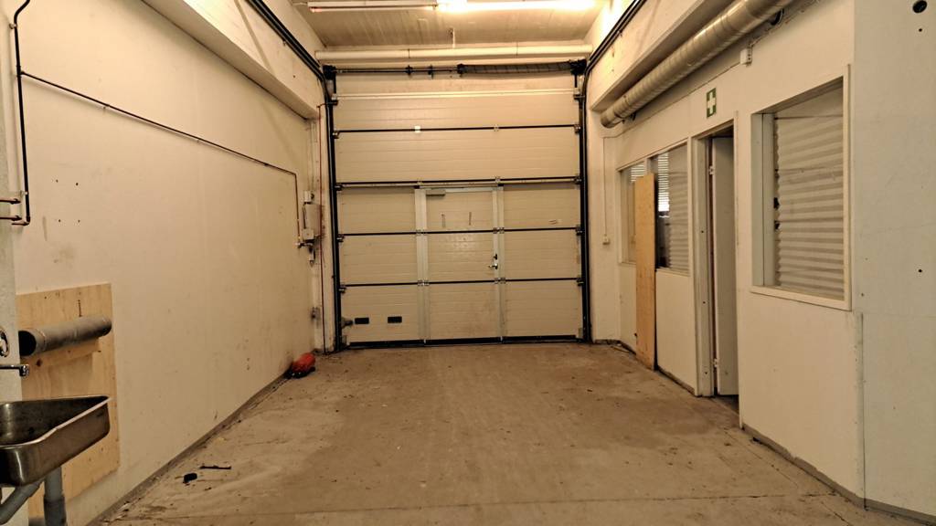 Nosto- ovi Pohjolankatu 1