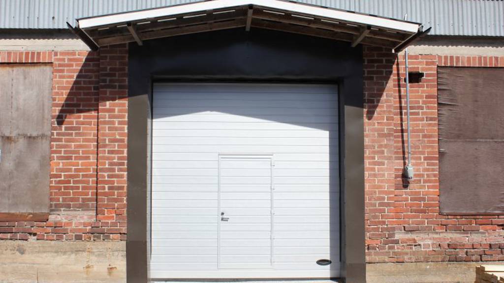 Sisäänkäynti varastotilaan Lasitehtaanaukio 3