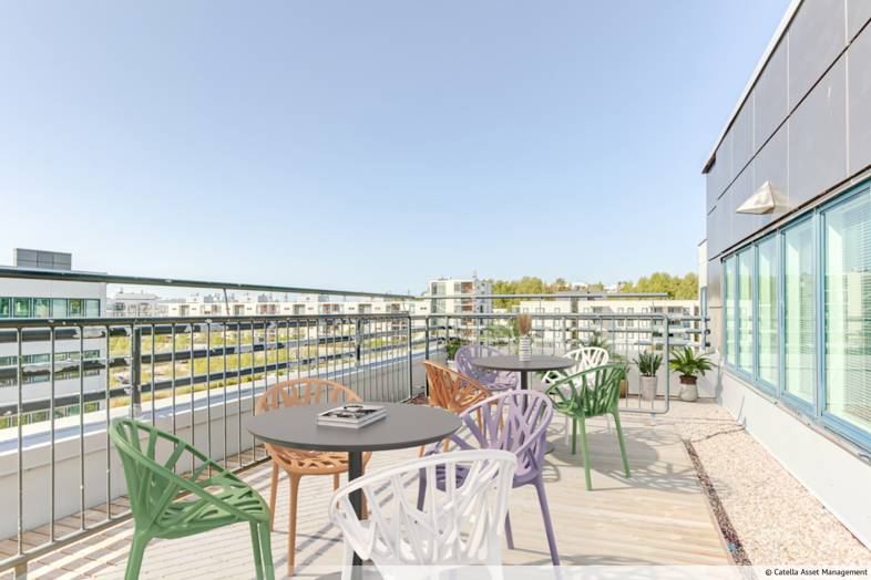 Metsänneidonkuja 8, Trio