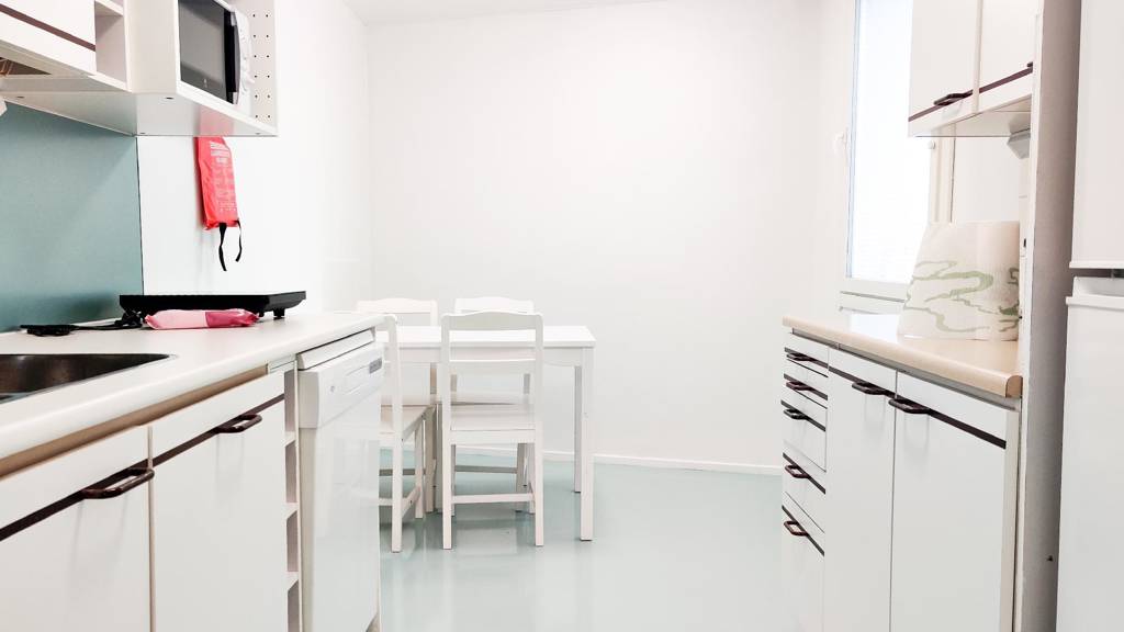 Toisen liiketilan kanssa yhteiskeittiö. Kirkonkyläntie 10