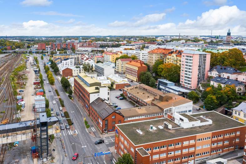 Läntinen Pitkäkatu 21