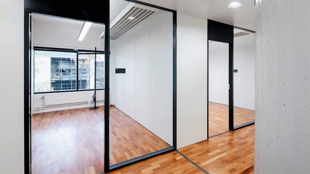 Robert Huberin tie 3 b