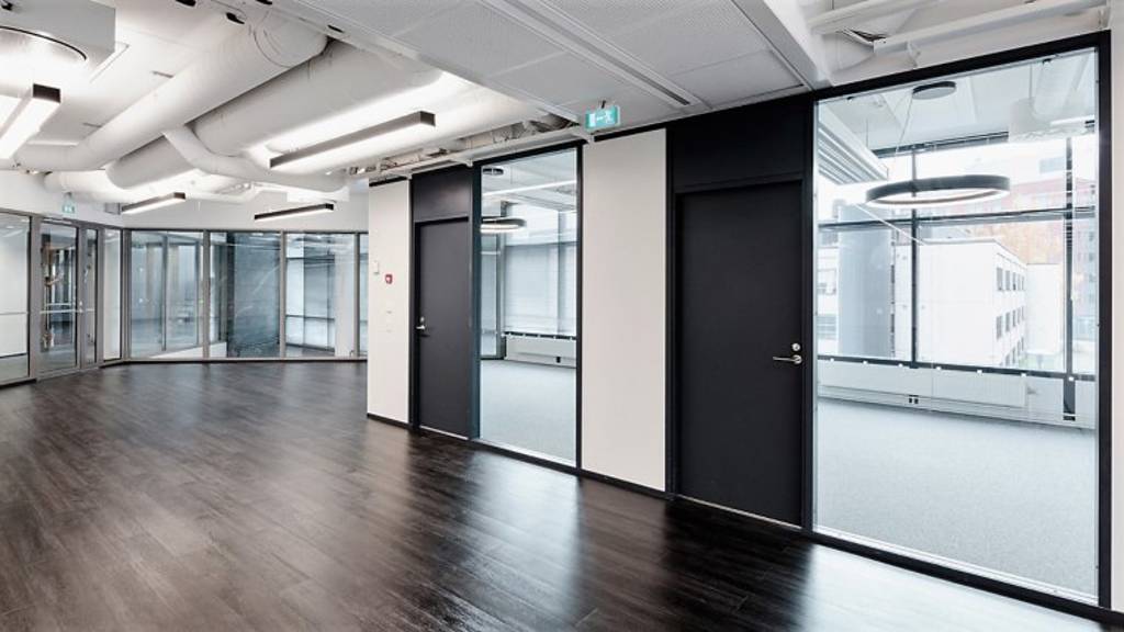 Robert Huberin tie 3 b