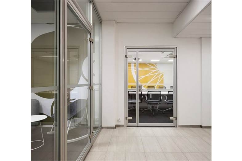 Pohjoinen Rautatiekatu 25