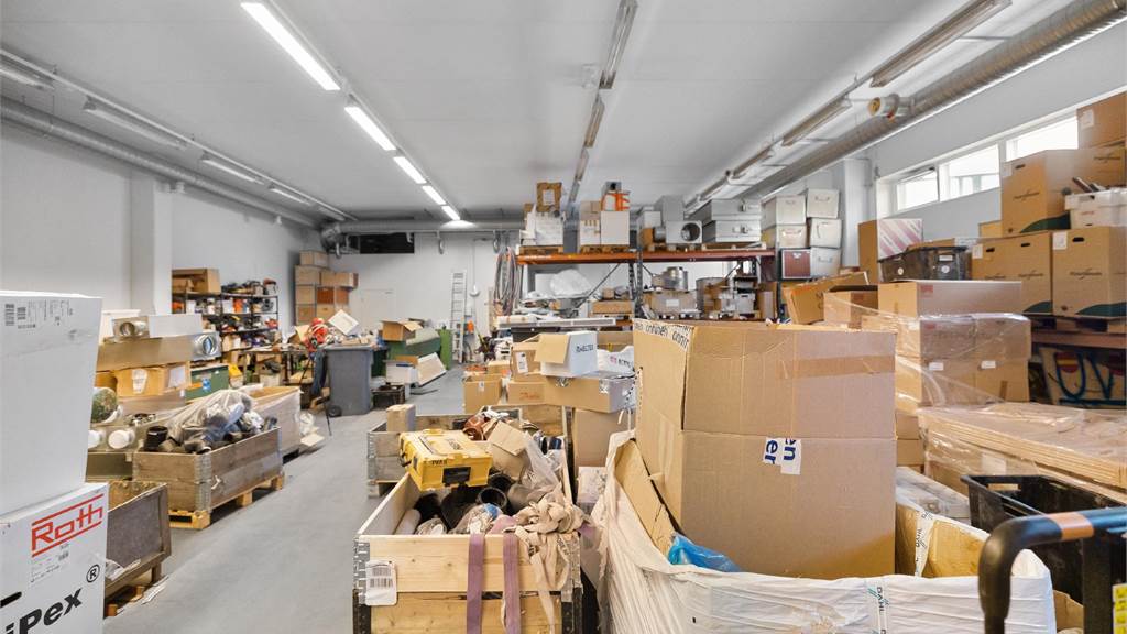 Hallitila Levysepänkaari 8